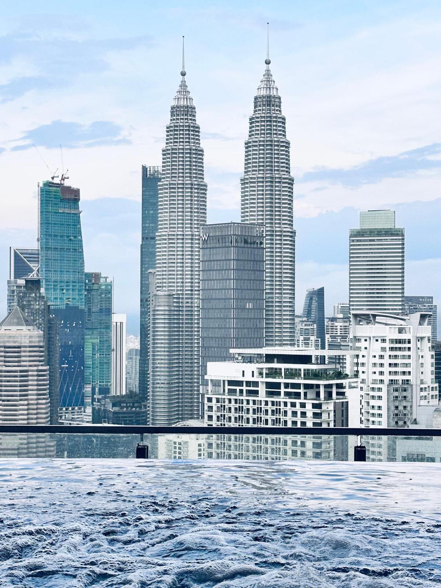 クアラルンプールThe Luxe Colony Klcc By Infinitumアパートメント エクステリア 写真
