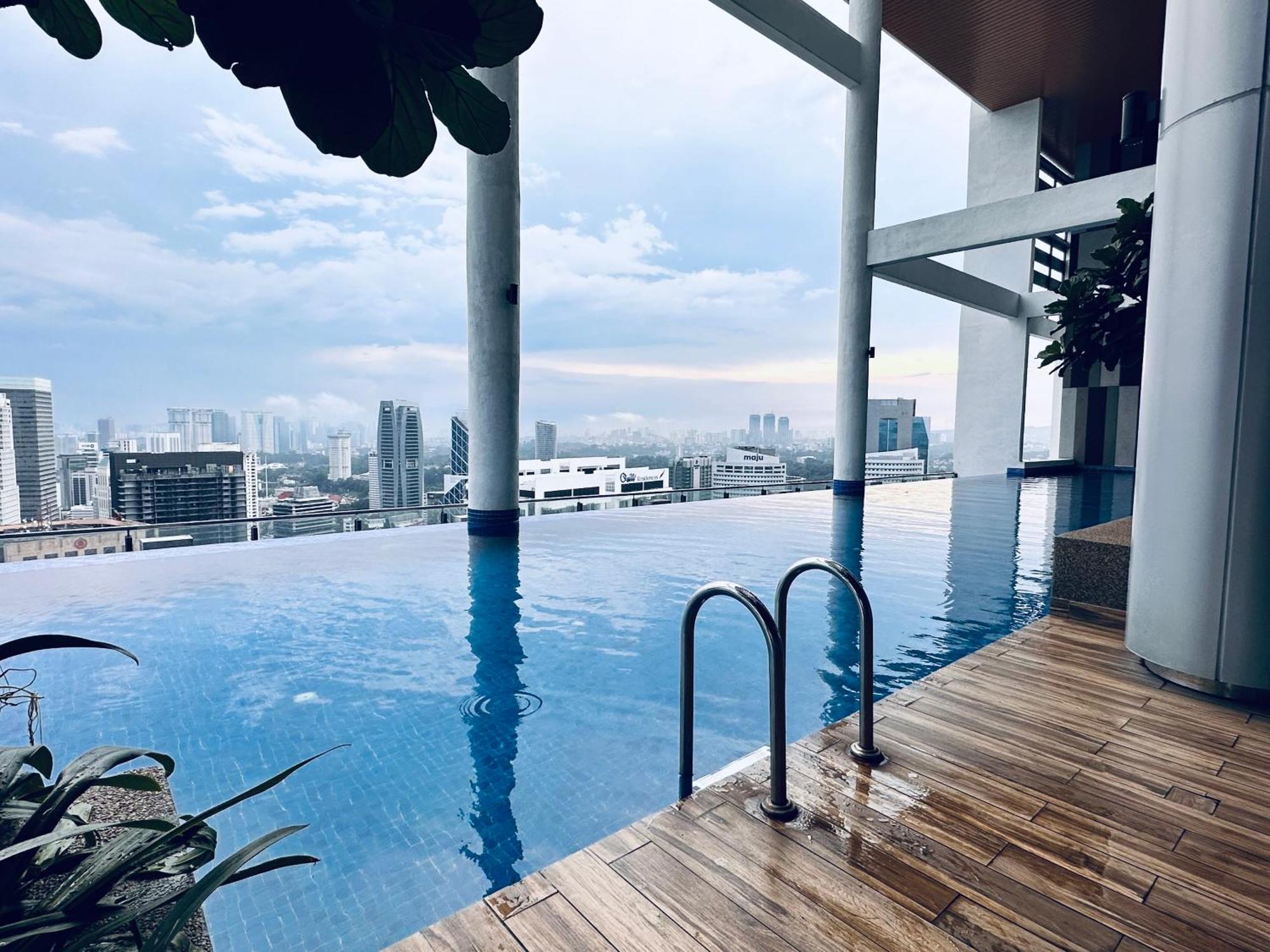 クアラルンプールThe Luxe Colony Klcc By Infinitumアパートメント エクステリア 写真